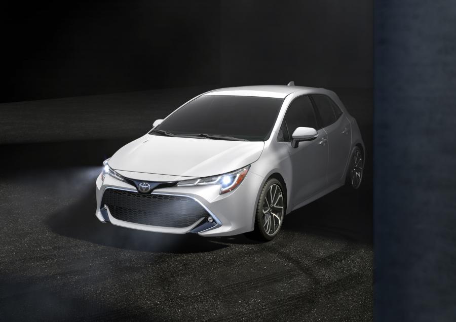 Toyota Corolla XSE Hatchback 2018 года  (NA) (фото 56 из 88)